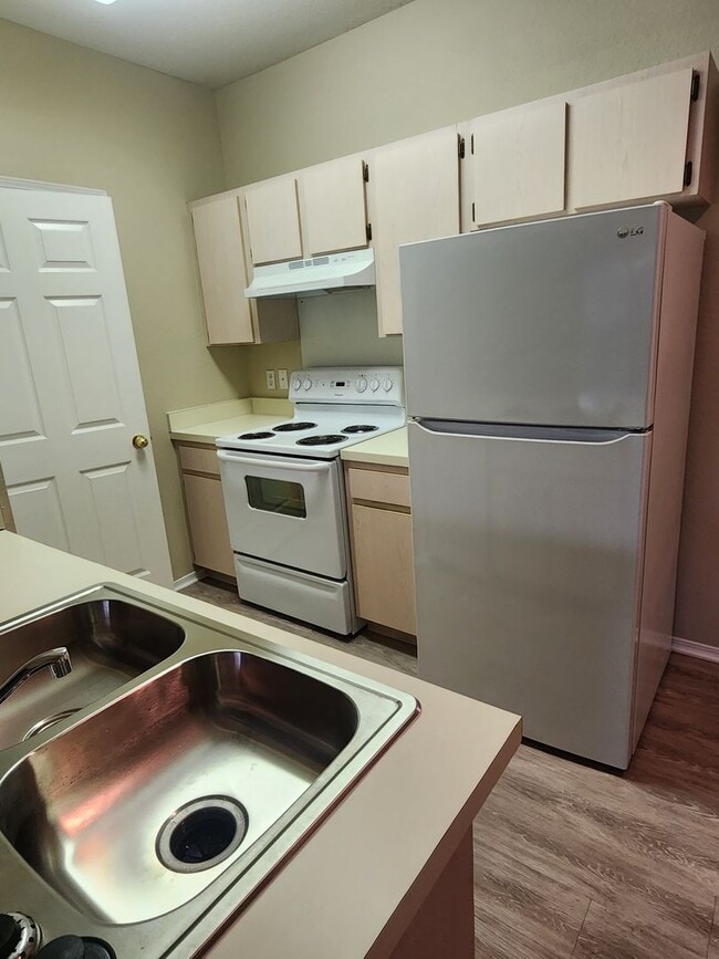 Building Photo - Holiday Special $500 off first full months rent- The Preserve at Temple Terrace