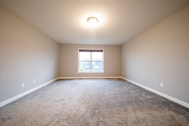 Building Photo - 4849 Stable View Dr