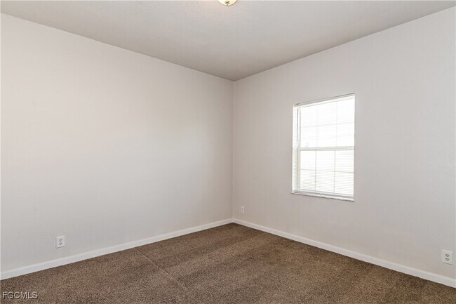 Building Photo - 4318 9th St W
