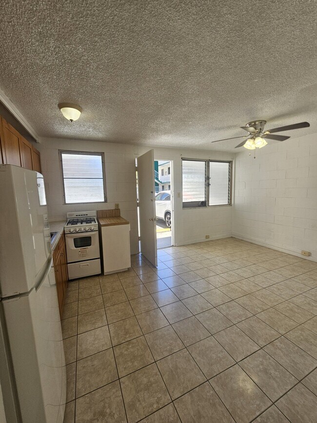 Building Photo - 809 Kinau St