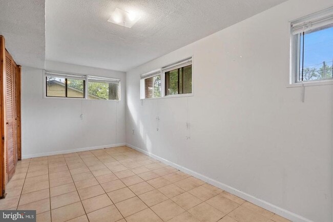 Building Photo - 6318 Willowood Ln