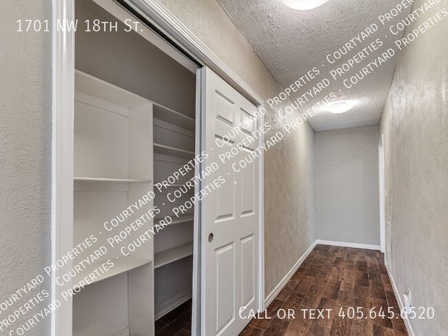 Building Photo - Beautiful 2 bed, 2 bath updated duplex in ...