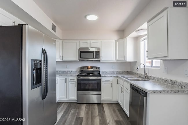 Building Photo - 1108 E Fort Lowell Rd