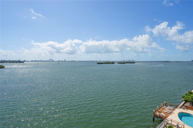 Building Photo - 7899 NE Bayshore Ct