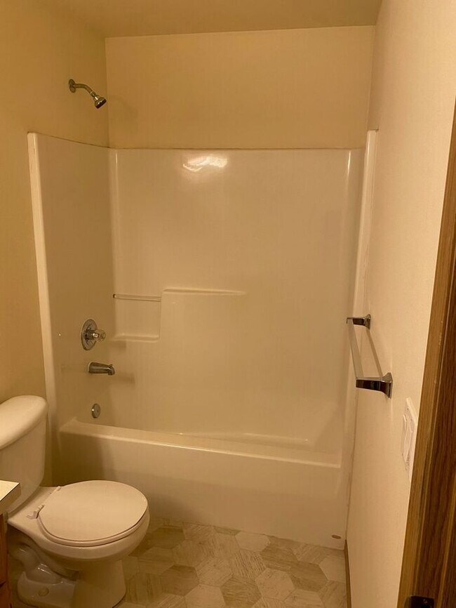 Building Photo - Ballou Estates in the Heart of South Hill