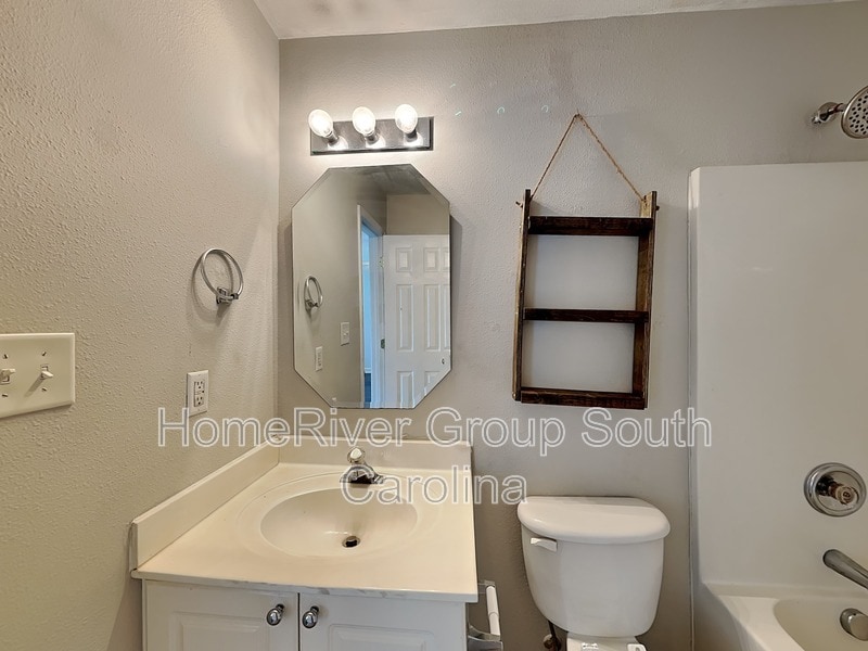 Building Photo - 2153 Pavilion Ct