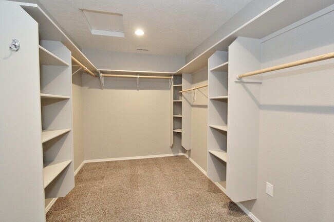 Building Photo - 11847 W Lewisburg Ct