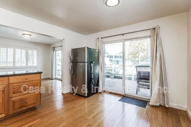 Building Photo - 432 33rd St