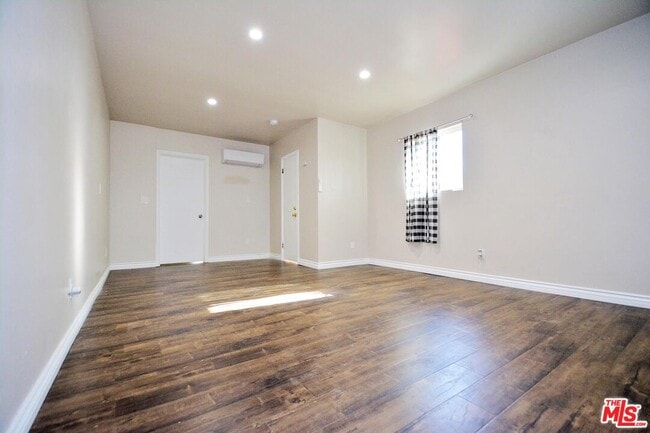 Building Photo - 9616 Gerald Ave