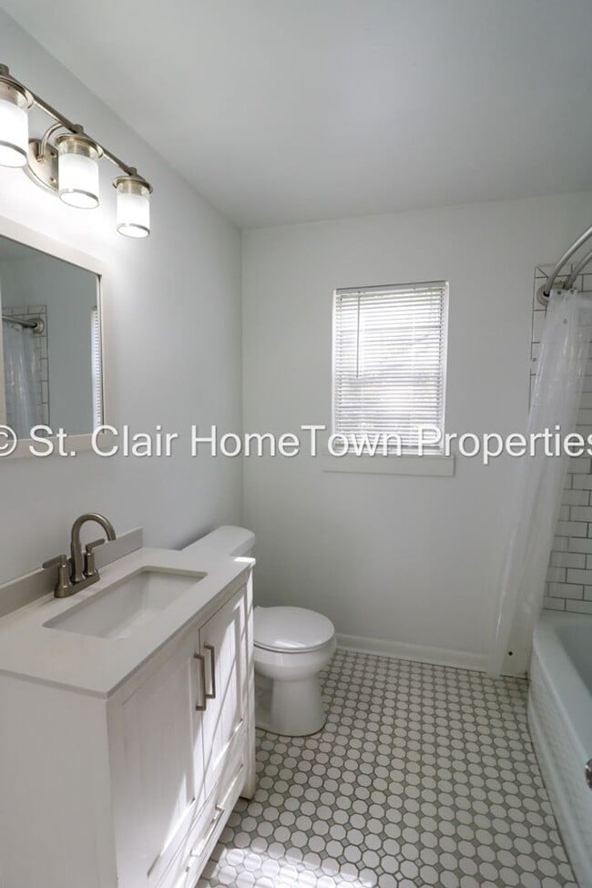 Building Photo - Adorable Pell City Home