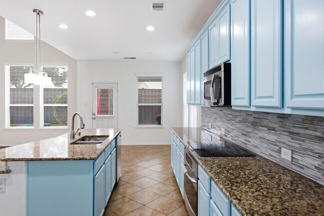Building Photo - 5002 Rollingstone Rd