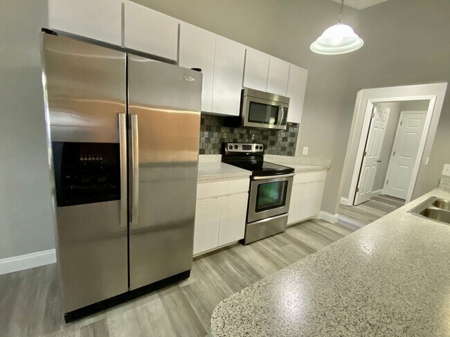 Building Photo - Three bedroom two bathroom Inverness Highlands Home