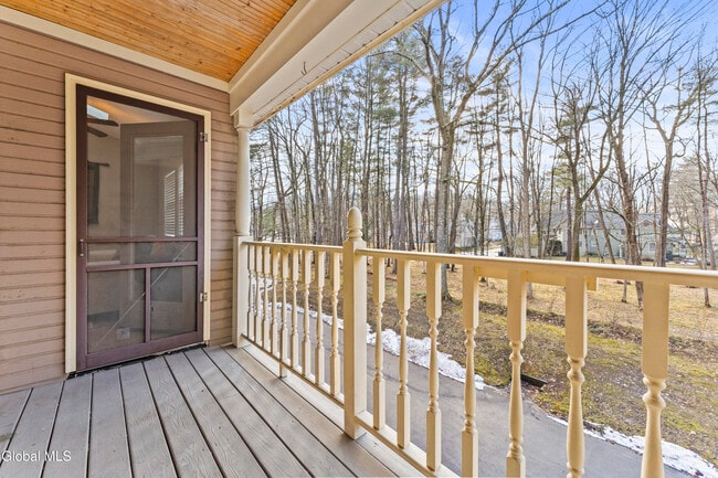 Building Photo - 19 Sarazen St