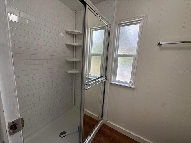 Building Photo - 24007 River Rd