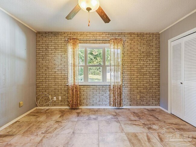 Building Photo - 609 Dog Track Rd