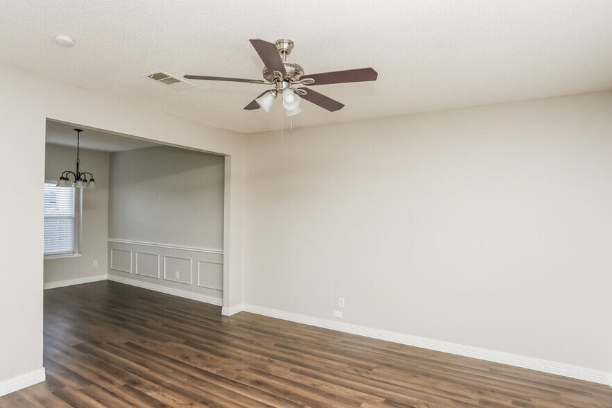 Building Photo - 1530 Aberdeen Dr