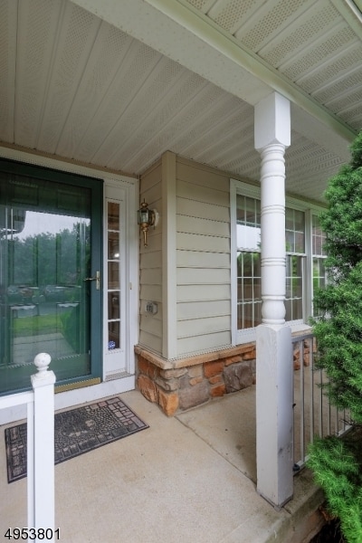 Building Photo - 240 Patriot Hill Dr
