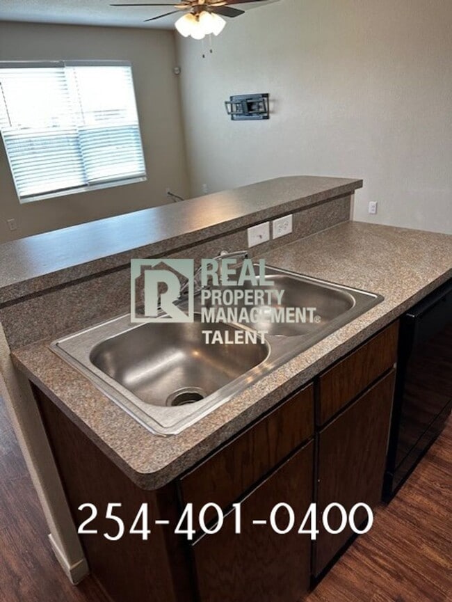 Building Photo - Deal Alert 3-Bedroom, 2.5-Bathroom Duplex ...
