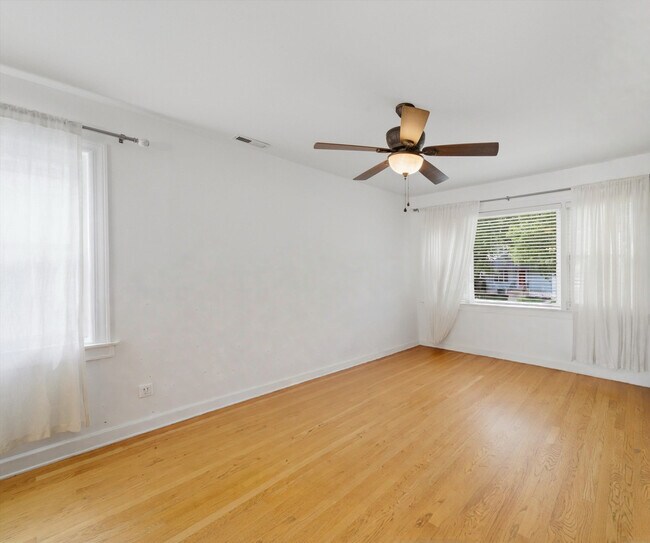 Building Photo - 2231 N 75th Ave