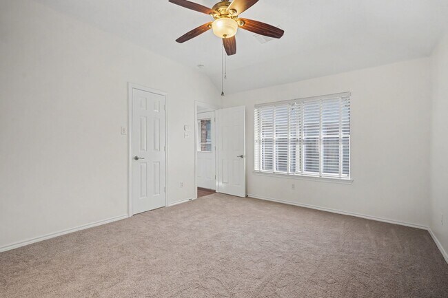 Building Photo - 15403 Court Green Trail
