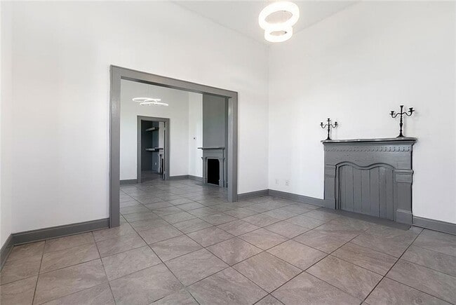 Building Photo - 1839 Touro St