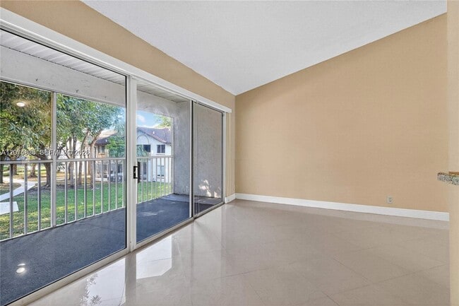 Building Photo - 9407 SW 138th Pl