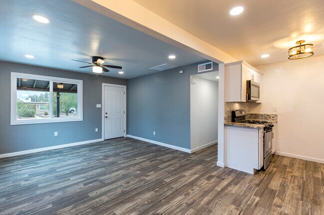 Building Photo - 4535 E 14th St