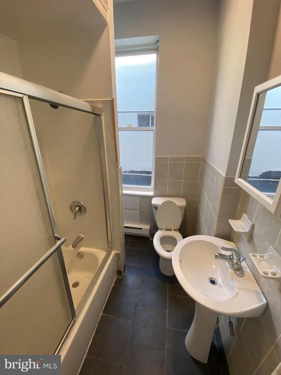 Building Photo - 2423 W Norris St