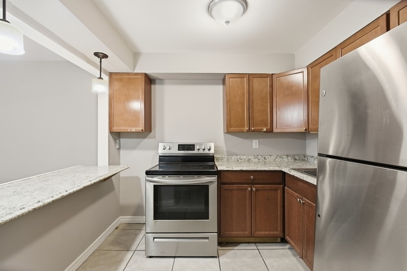 Building Photo - 906 N Fulton Ave