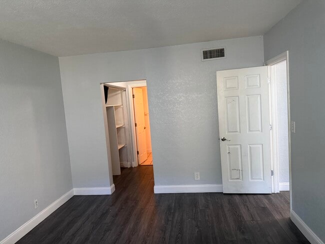 Building Photo - 270 S Cypress Rd