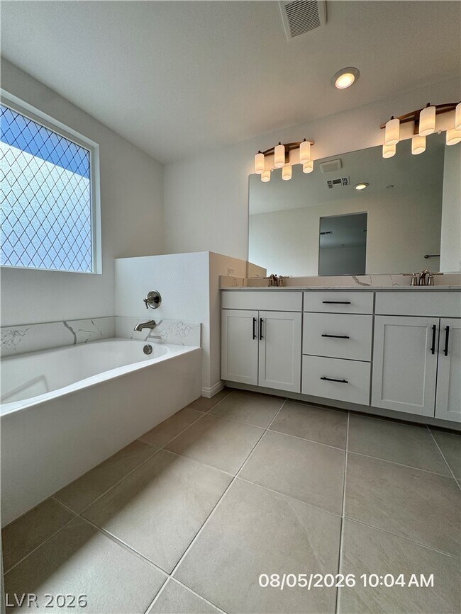 Building Photo - 2602 Cava Tirreni St