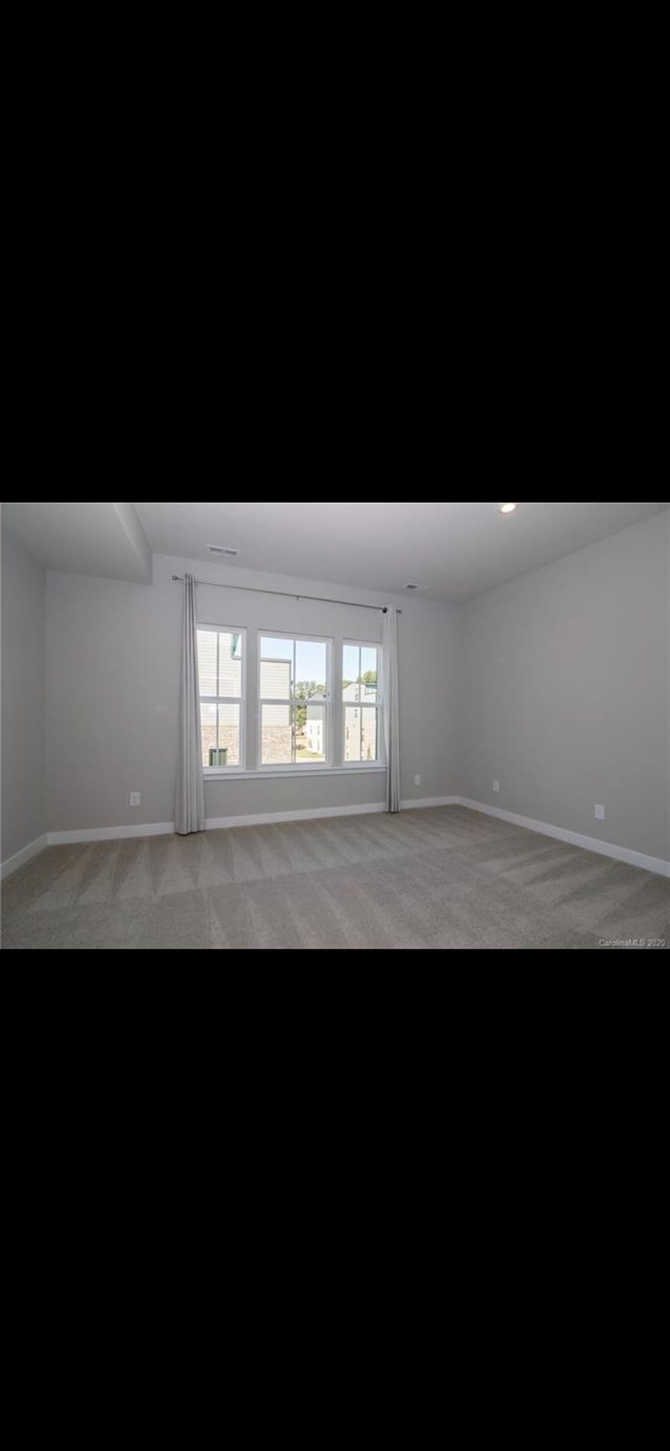 Primary Bed w/ Bath & Walk-in Closet - 458 W Tremont Ave