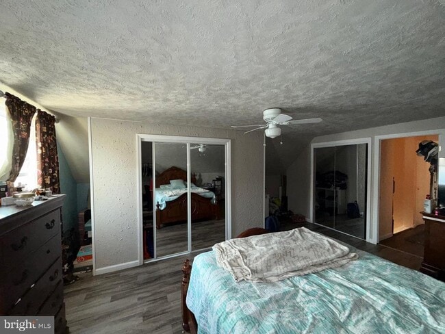 Building Photo - 27 Middleton Ln