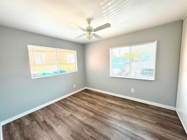 Building Photo - Spacious 2BD/1BA Apartment in Azalea Park ...