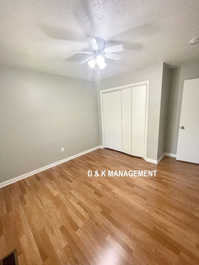 Building Photo - 3 Bedroom 2 Bath in Lenoir City