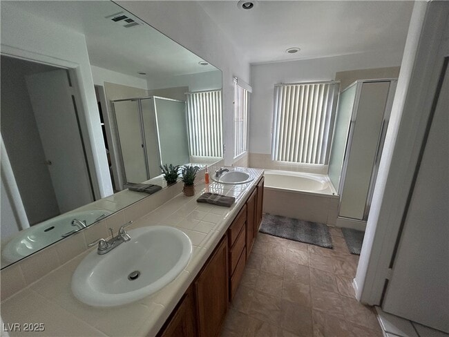 Building Photo - 6672 Golden Pond Cir