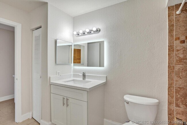 Building Photo - 12650 Vista Isles Dr