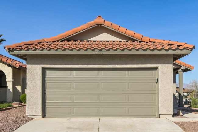 Building Photo - 7700 Blackbird Ave