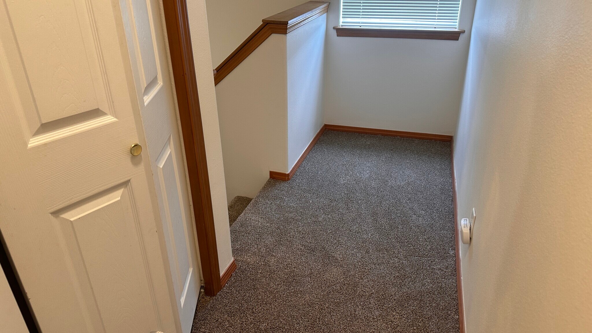 Building Photo - 1310 S Skyline Dr