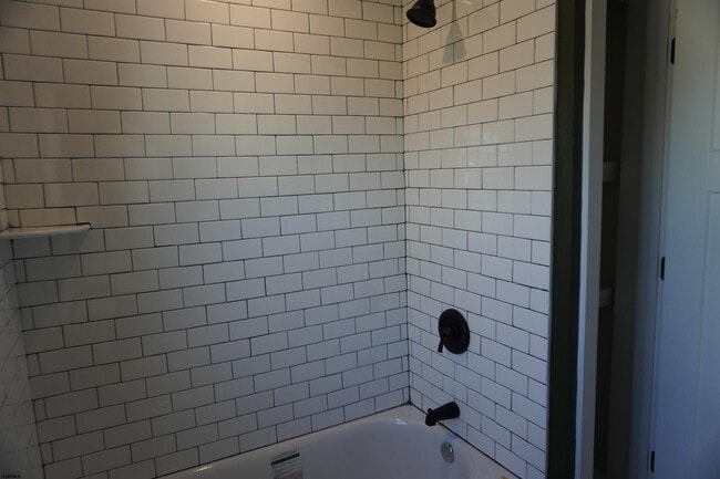 Building Photo - 202 Acorn Terrace