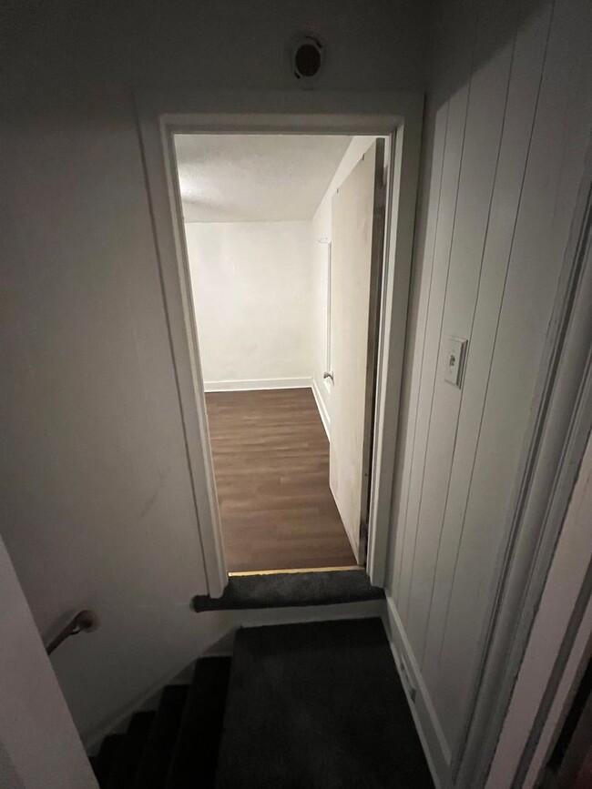 Building Photo - Beautiful 3 Bed/1 Bath Single Family Home ...