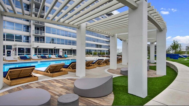 Building Photo - 315 S Halsted St