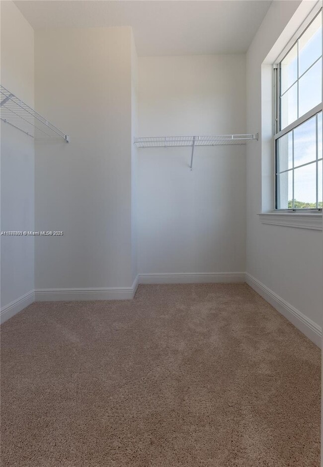Building Photo - 3701 Greenway Dr