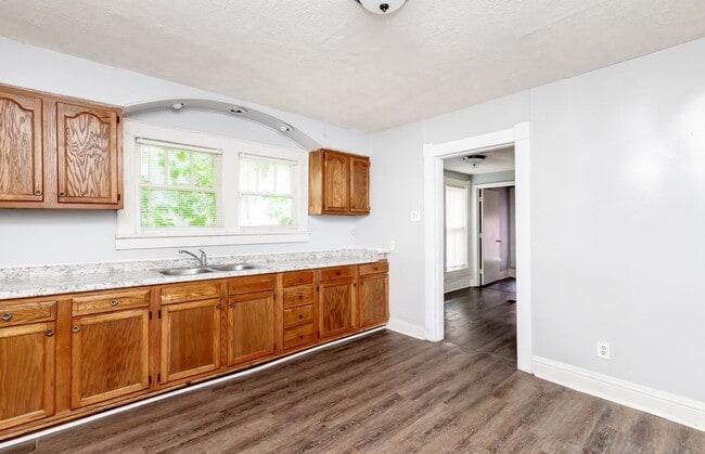 Building Photo - 917 Watt St