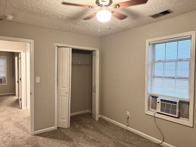 Building Photo - 310 Pappy Dr