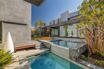 Building Photo - 27 Driftwood St