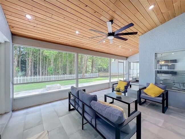 Building Photo - 3020 Hartland Ct