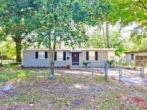 Building Photo - 10536 Wooster Dr