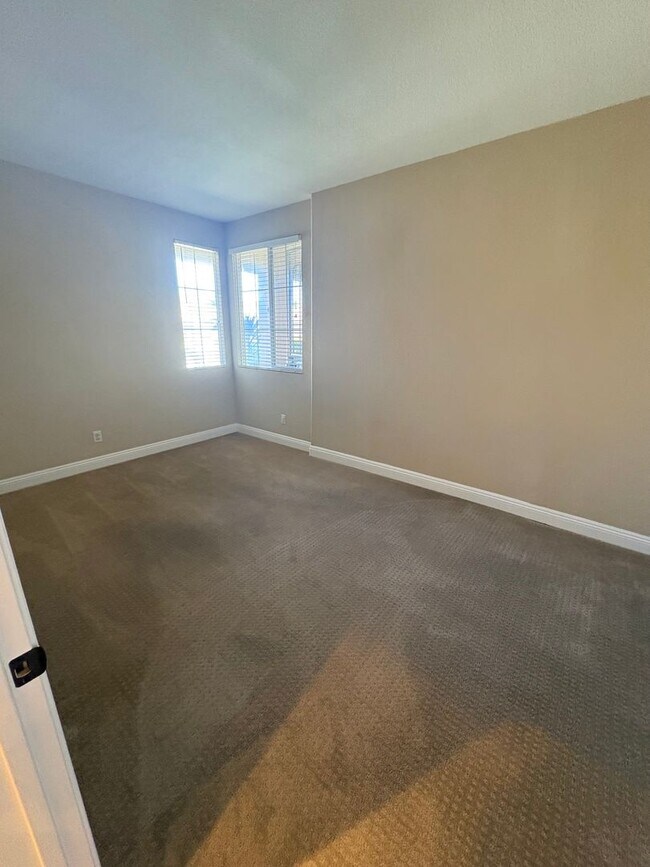 Building Photo - 41196 Coolidge Cir