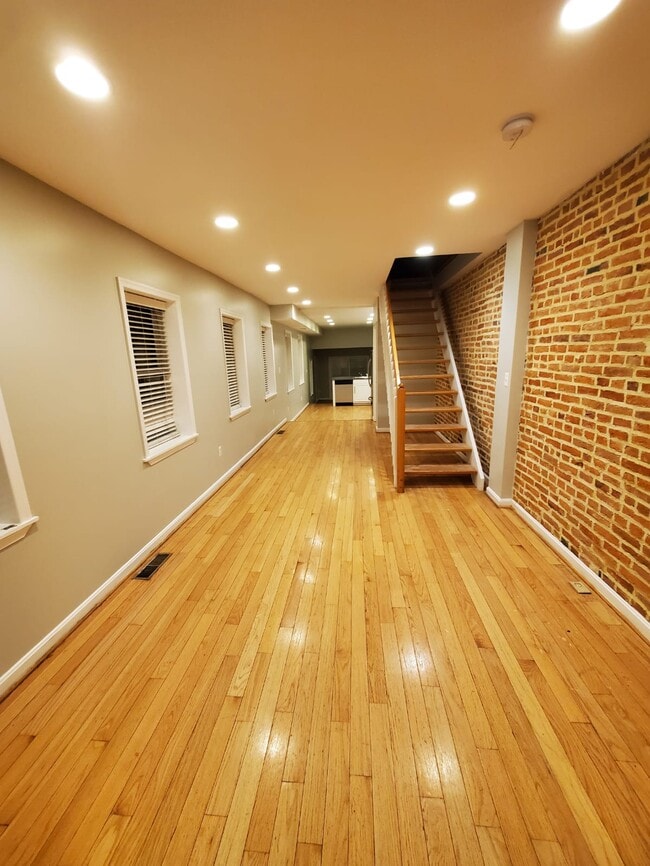 Building Photo - 1430 Light St